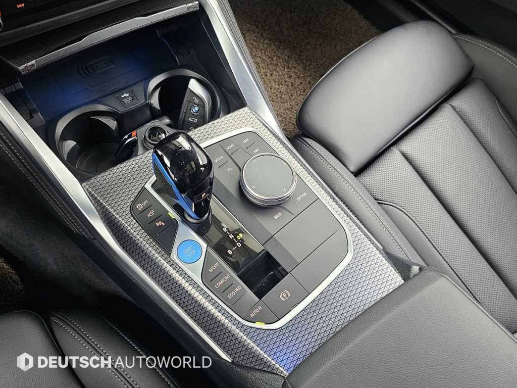 BMW i4 — photo 09