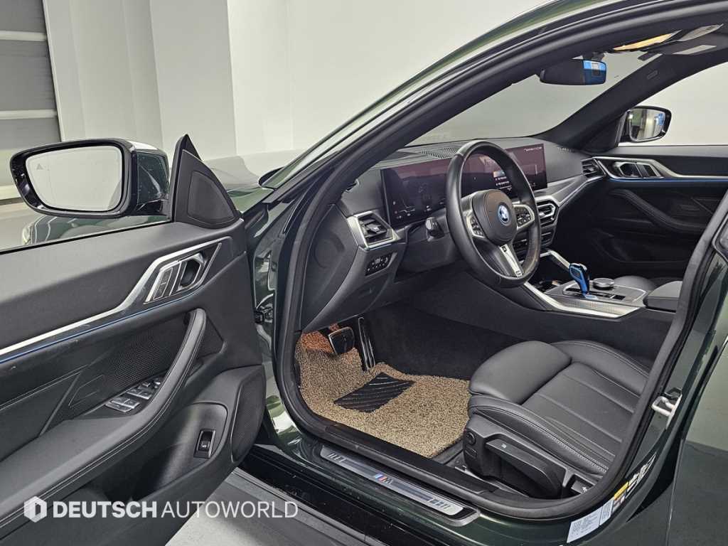 BMW i4 — photo 11