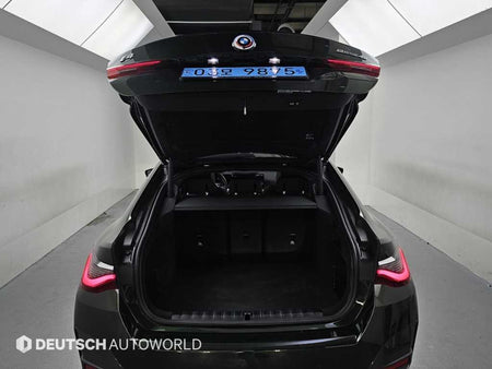 BMW i4 — photo 19