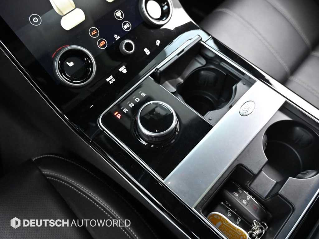 Land Rover Range Rover Velar — photo 09