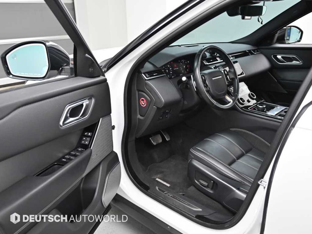 Land Rover Range Rover Velar — photo 11