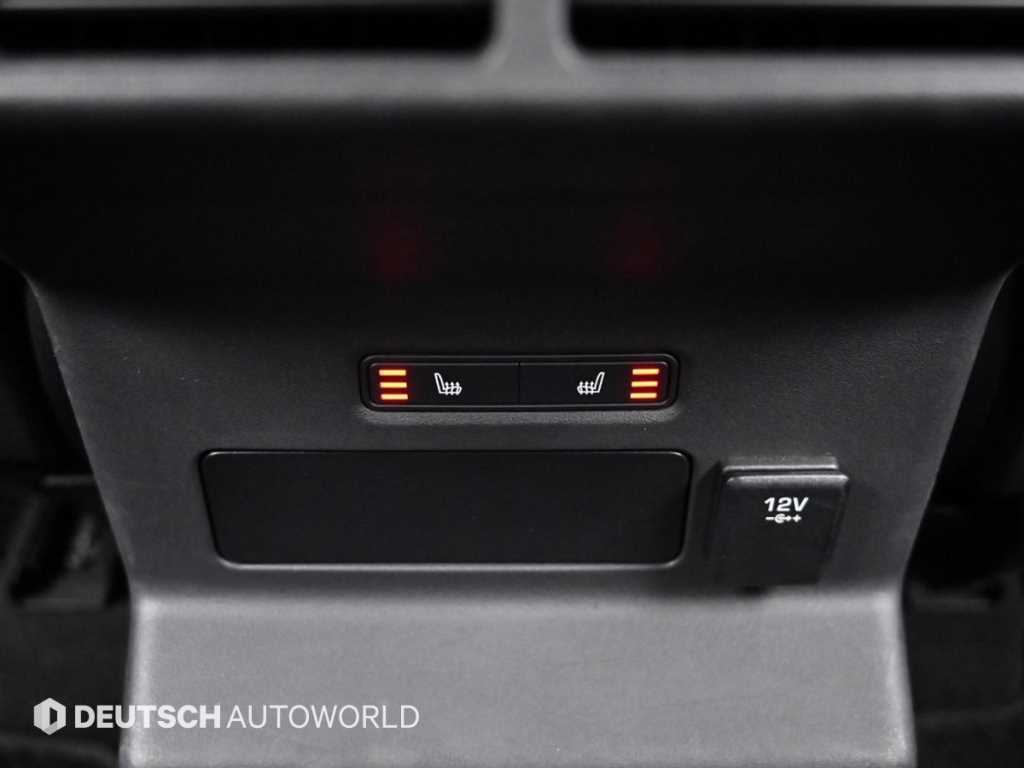 Land Rover Range Rover Velar — photo 16