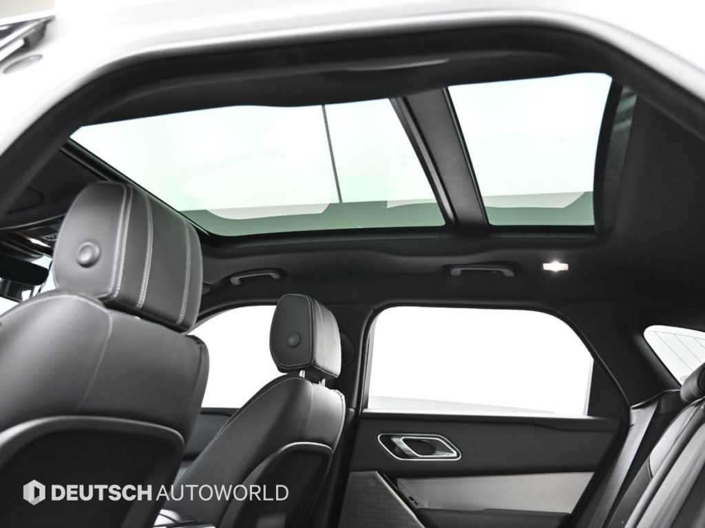 Land Rover Range Rover Velar — photo 18