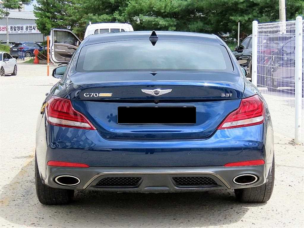 Genesis G70 — photo 04