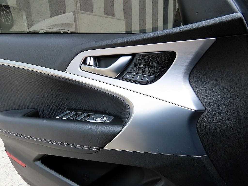 Genesis G70 — photo 11