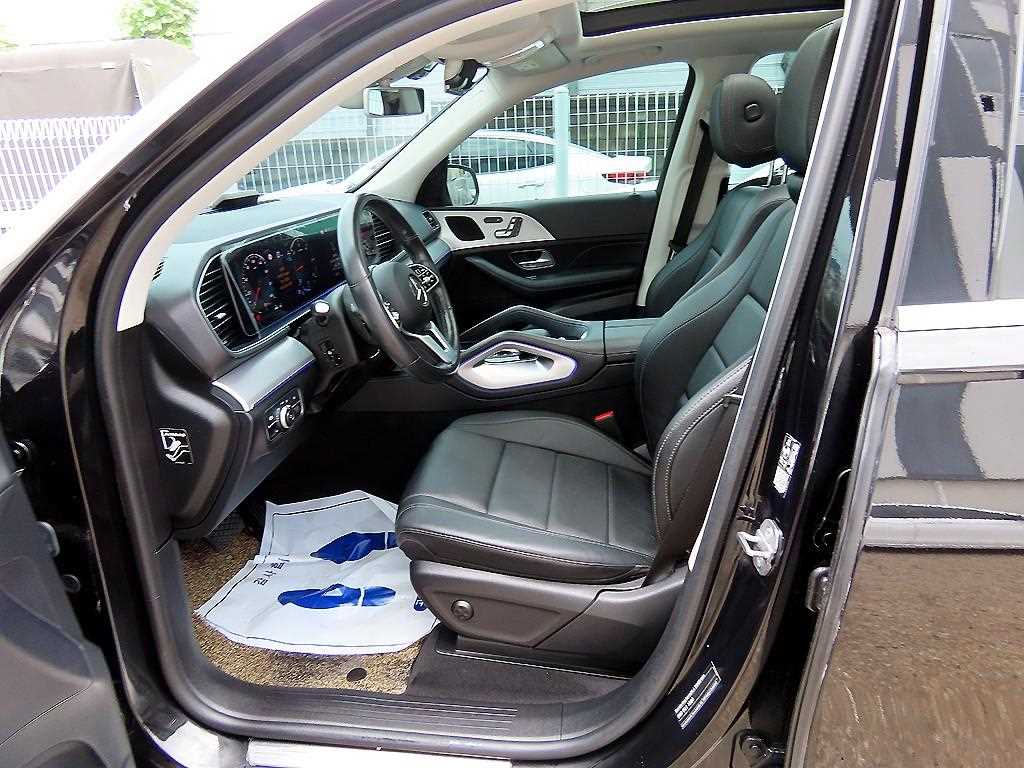 Mercedes-Benz GLE-Class — photo 05