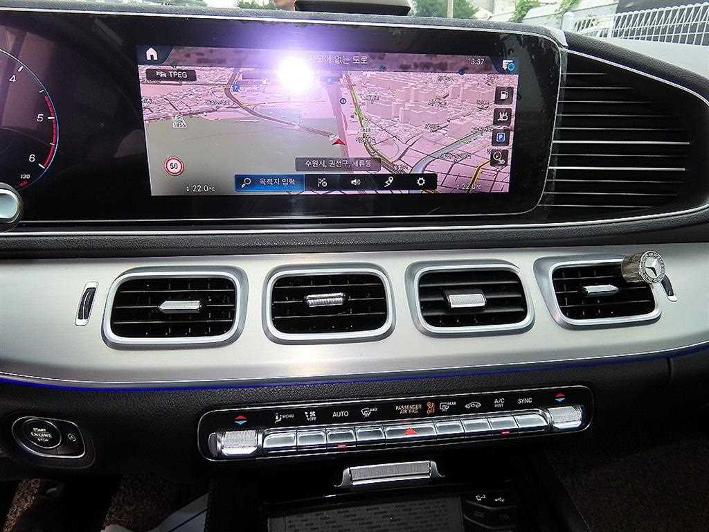 Mercedes-Benz GLE-Class — photo 13