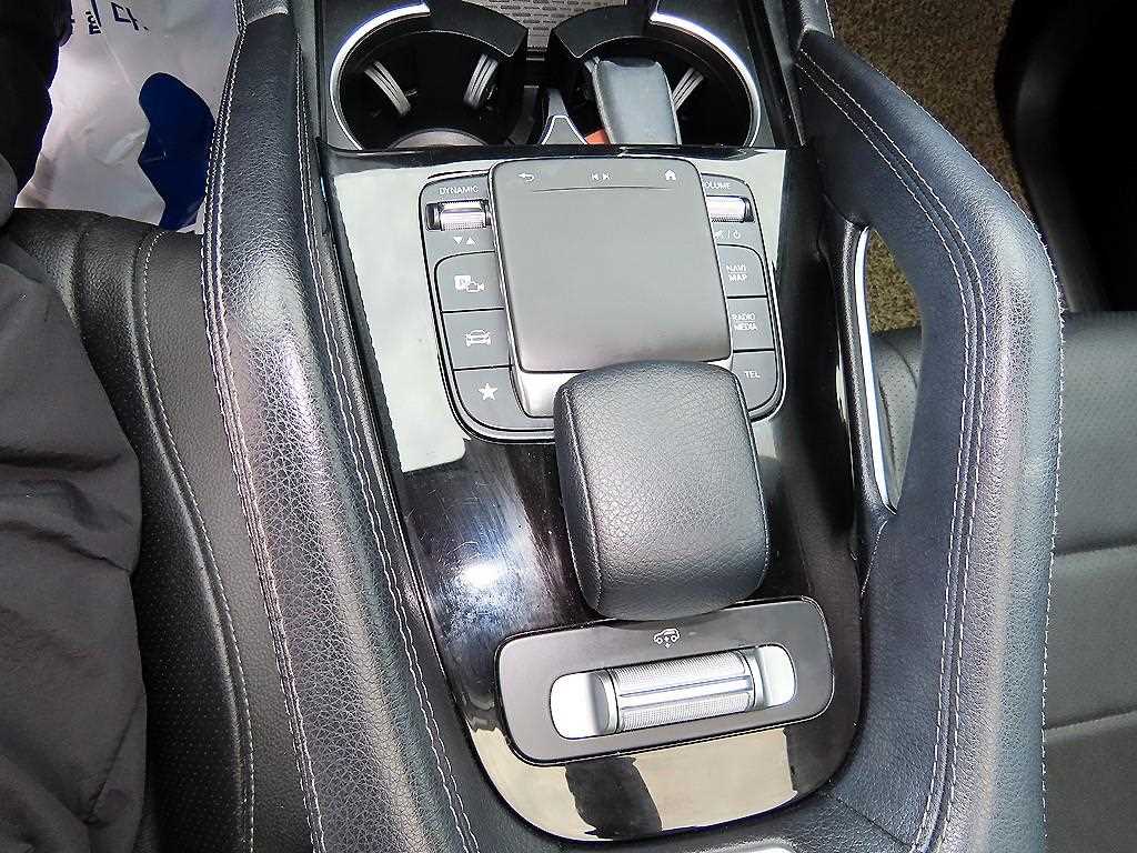 Mercedes-Benz GLE-Class — photo 14