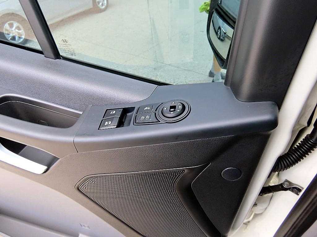 Hyundai Solati — photo 13