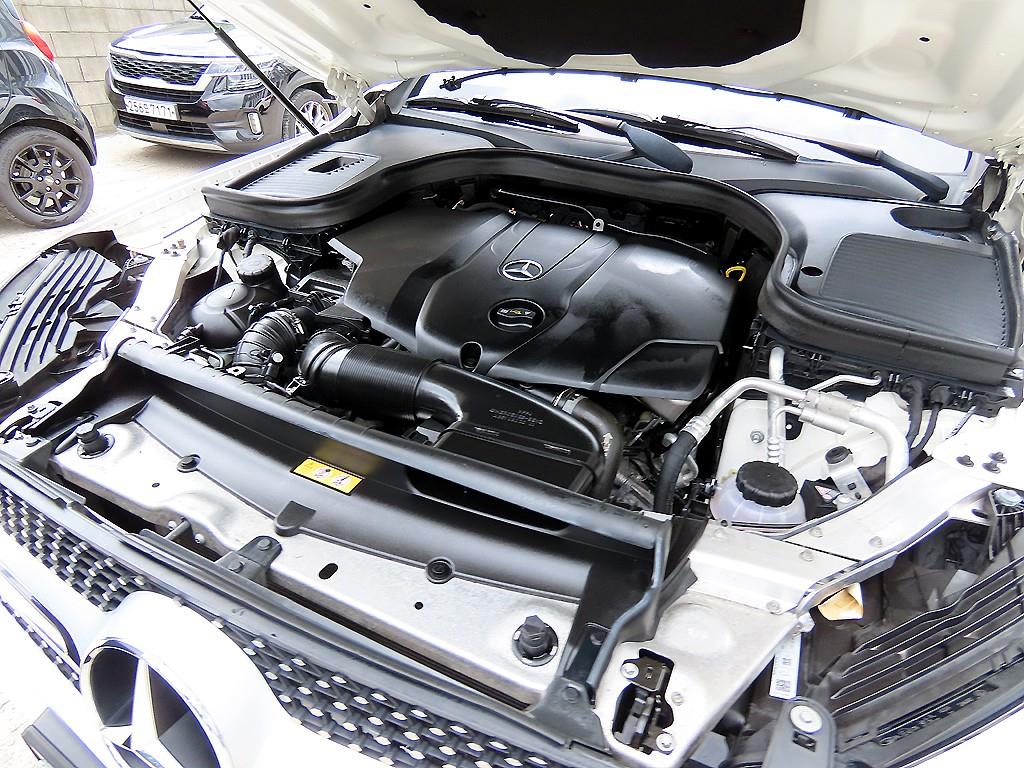 Mercedes-Benz GLC-Class — photo 19