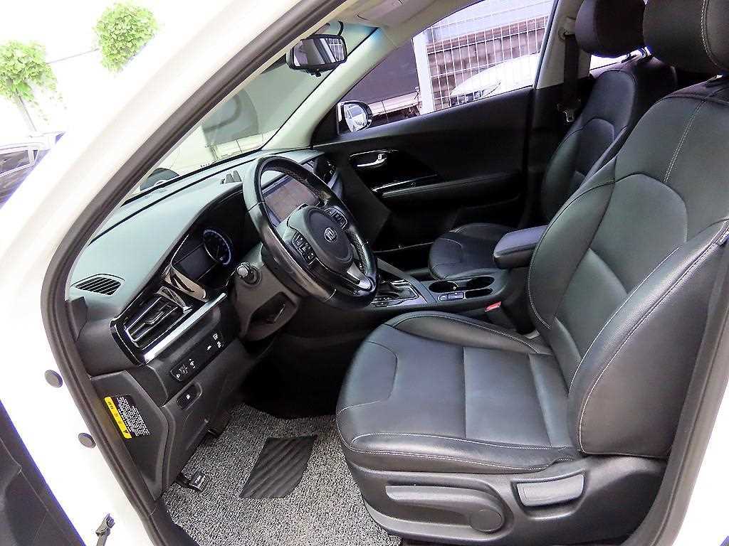 Kia Niro — photo 05