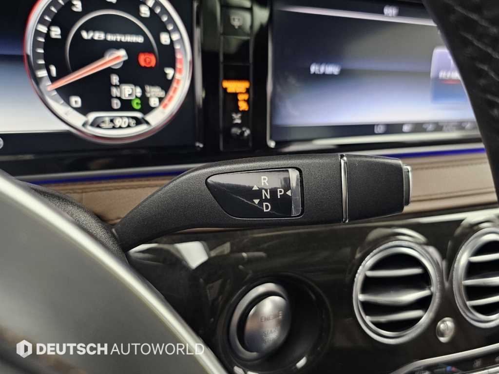 Mercedes-Benz S-Class — photo 09