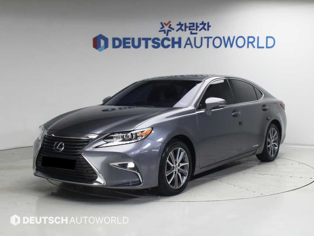 Lexus ES — photo 01