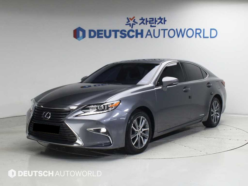 Lexus ES — photo 01