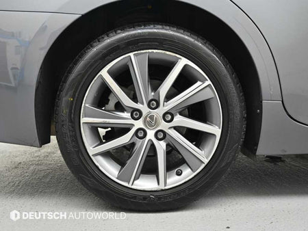 Lexus ES — photo 05