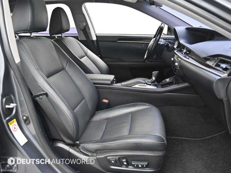 Lexus ES — photo 10