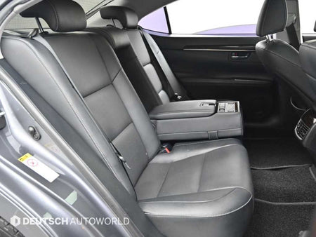 Lexus ES — photo 12