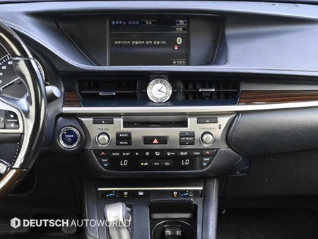 Lexus ES — photo 14