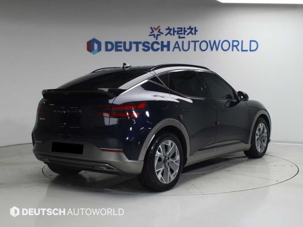 Genesis GV60 — photo 02