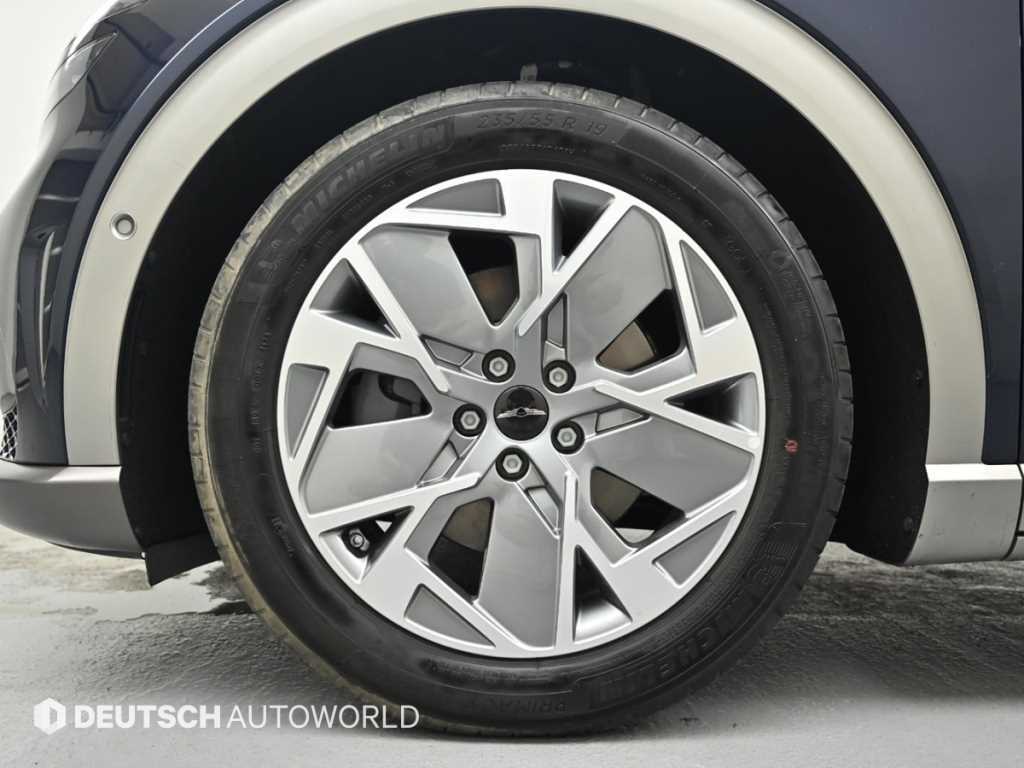 Genesis GV60 — photo 05