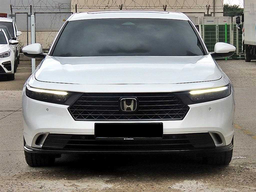 Honda Accord — photo 01