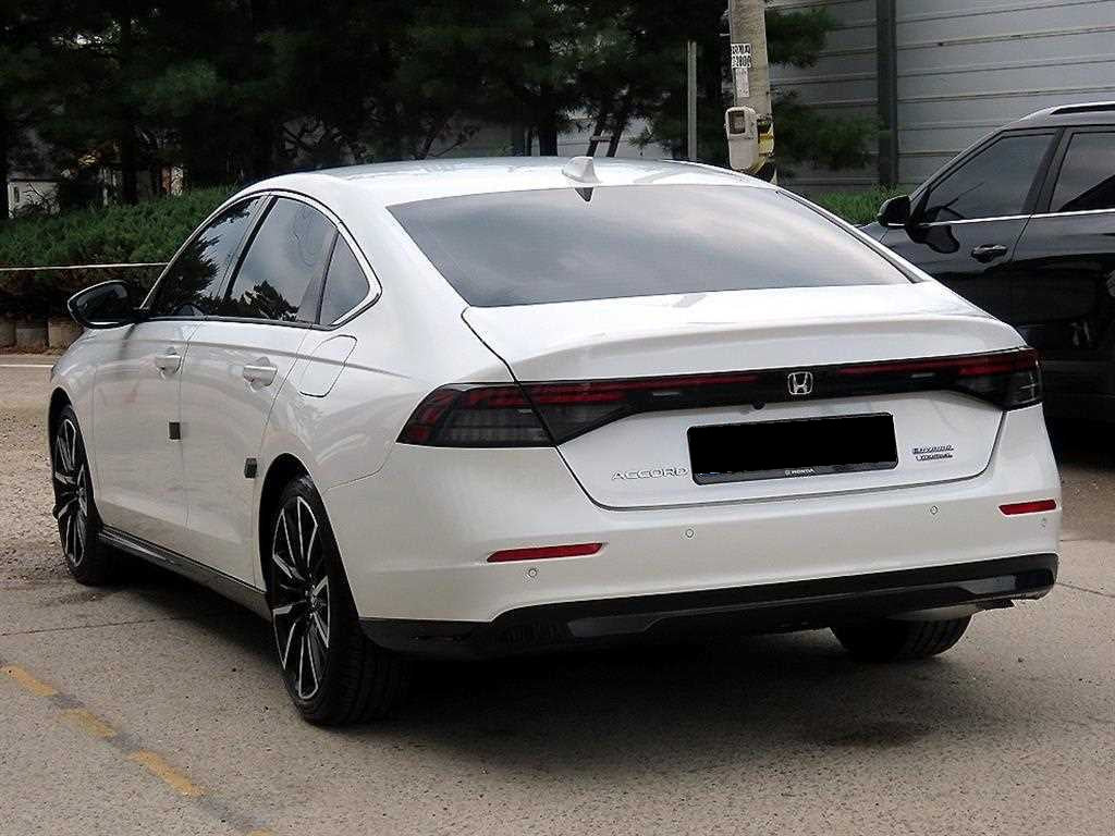 Honda Accord — photo 03