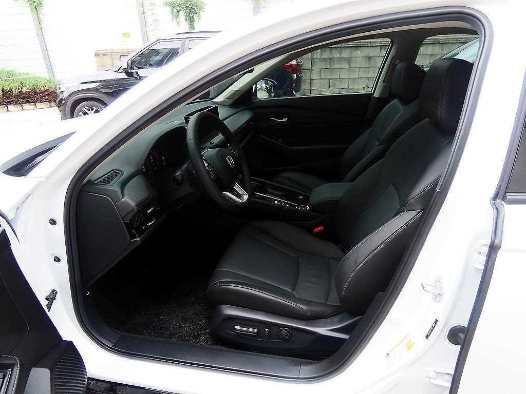 Honda Accord — photo 05