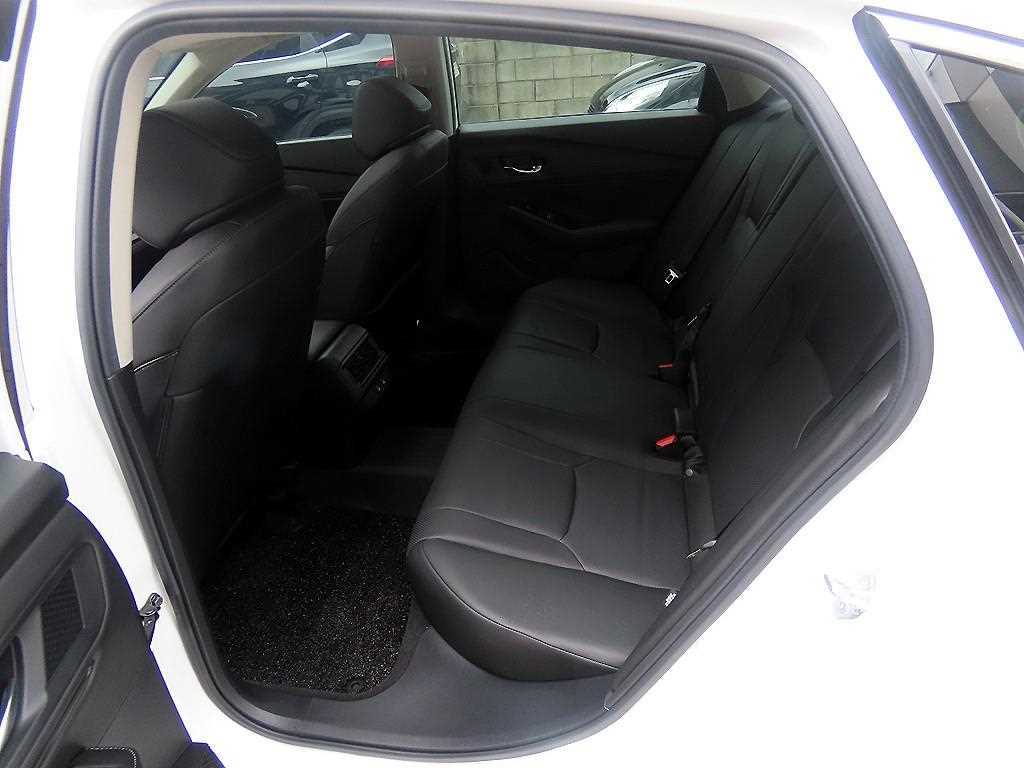 Honda Accord — photo 06