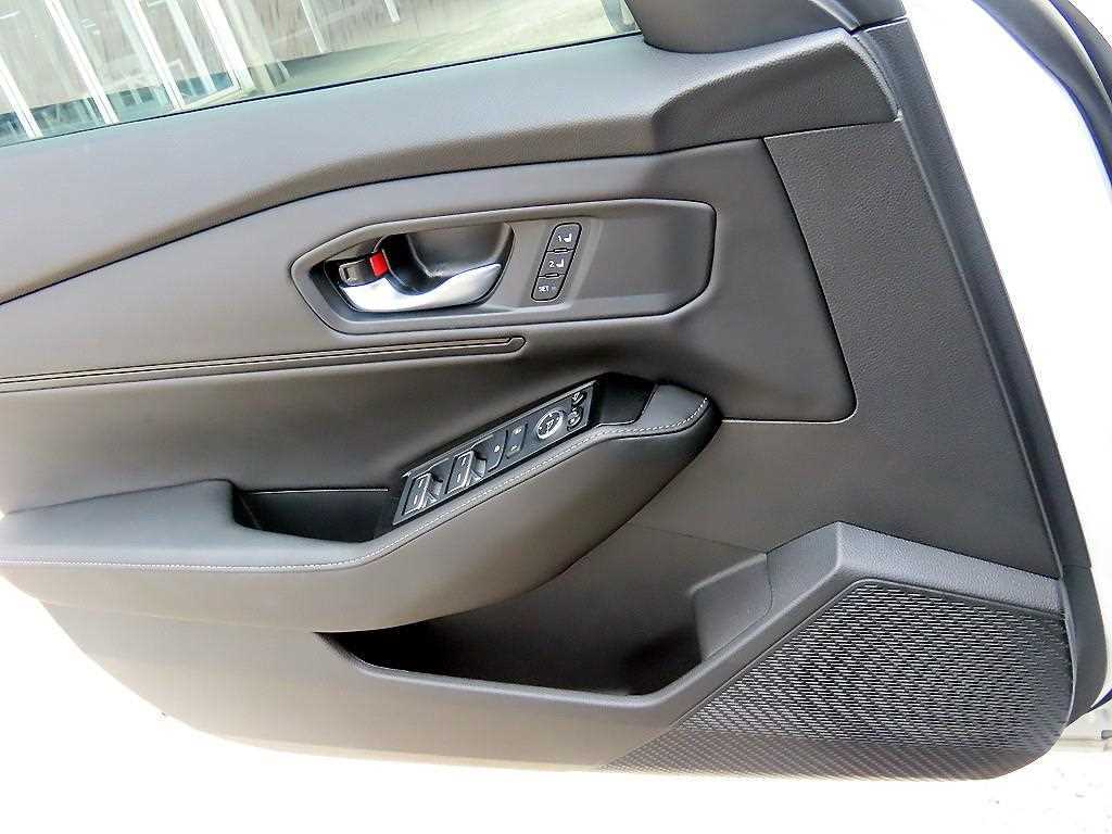 Honda Accord — photo 11