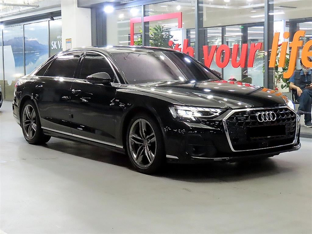 Audi A8 — photo 01