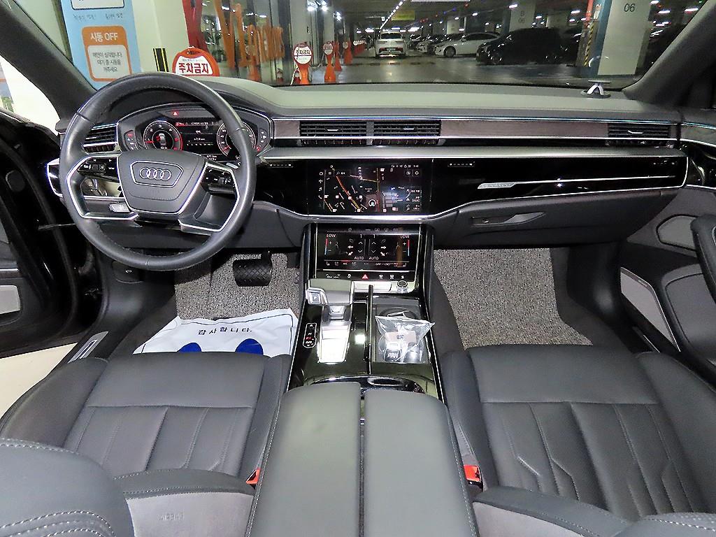 Audi A8 — photo 10