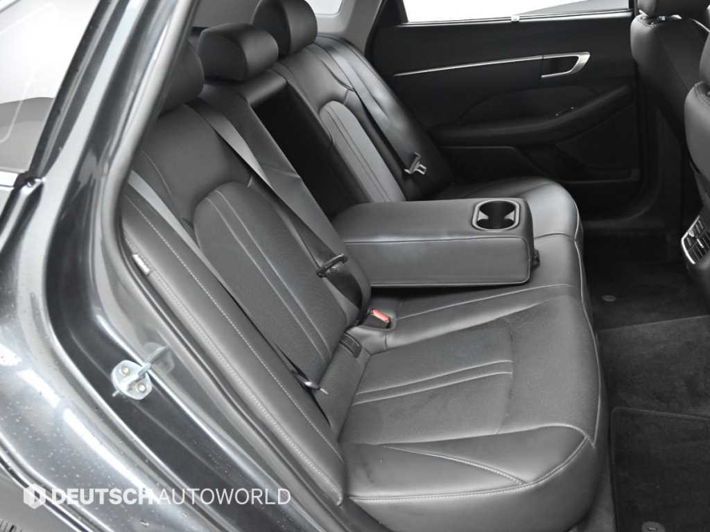 Hyundai Sonata — photo 12