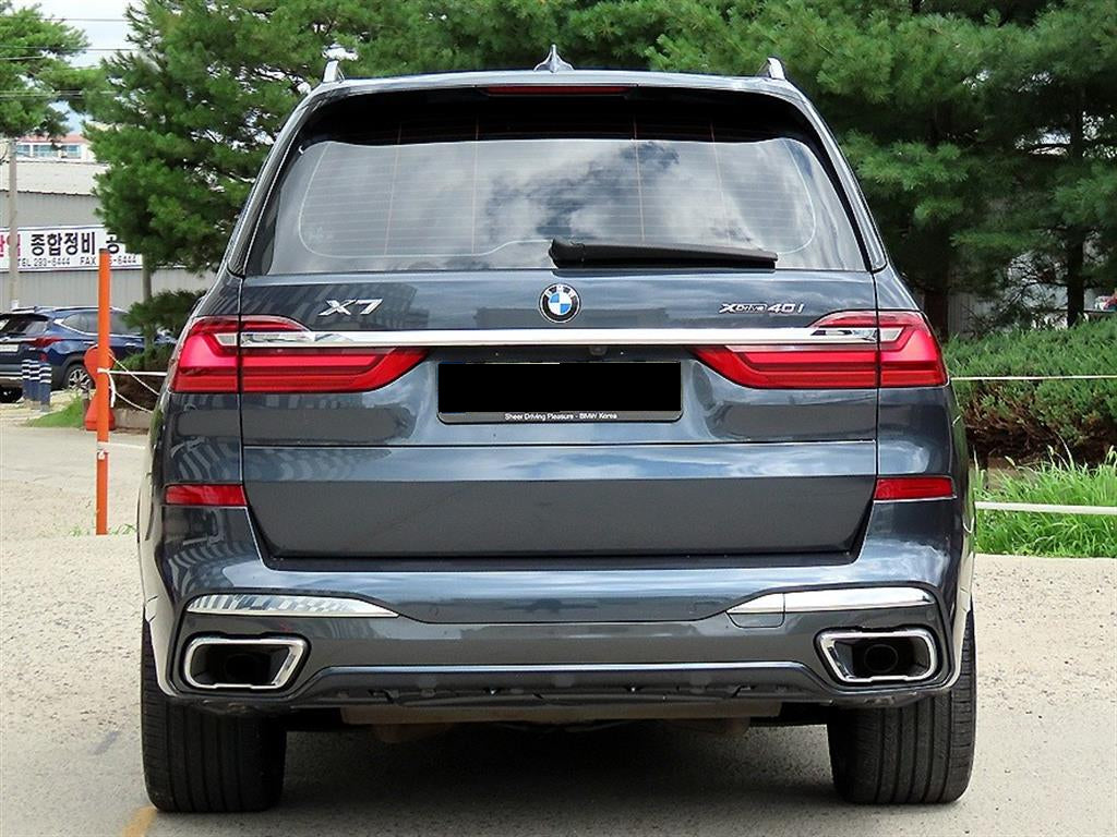 BMW X7 — photo 04