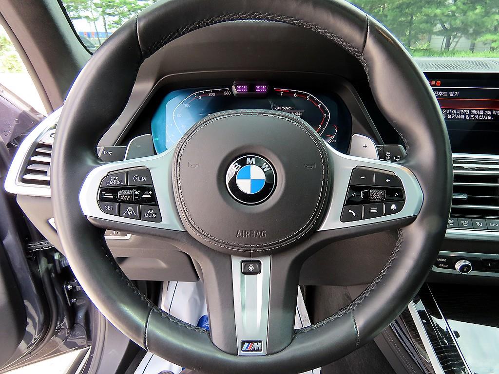 BMW X7 — photo 08
