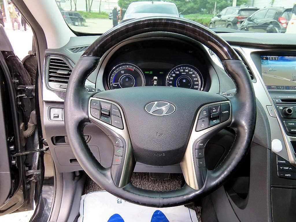 Hyundai Grandeur — photo 08