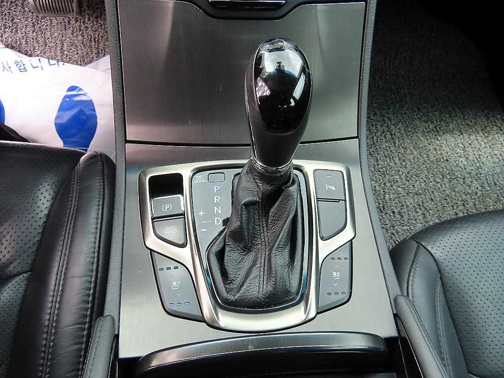Hyundai Grandeur — photo 10