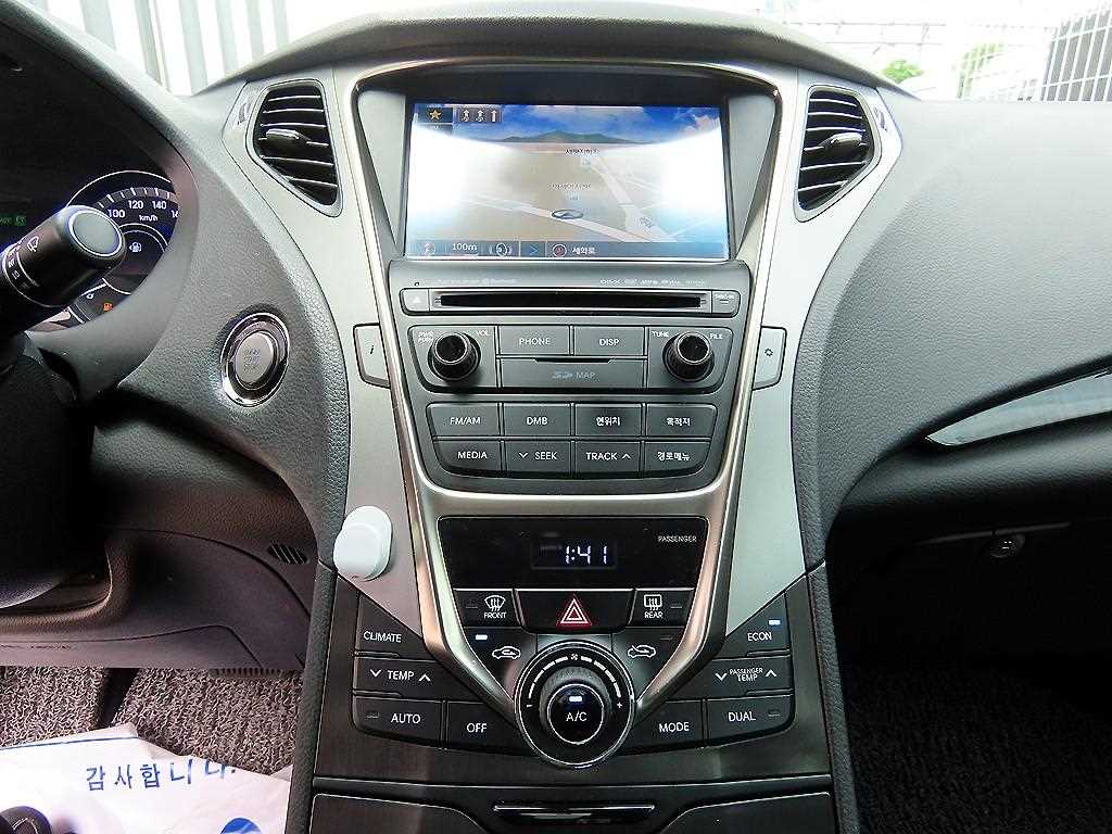 Hyundai Grandeur — photo 13