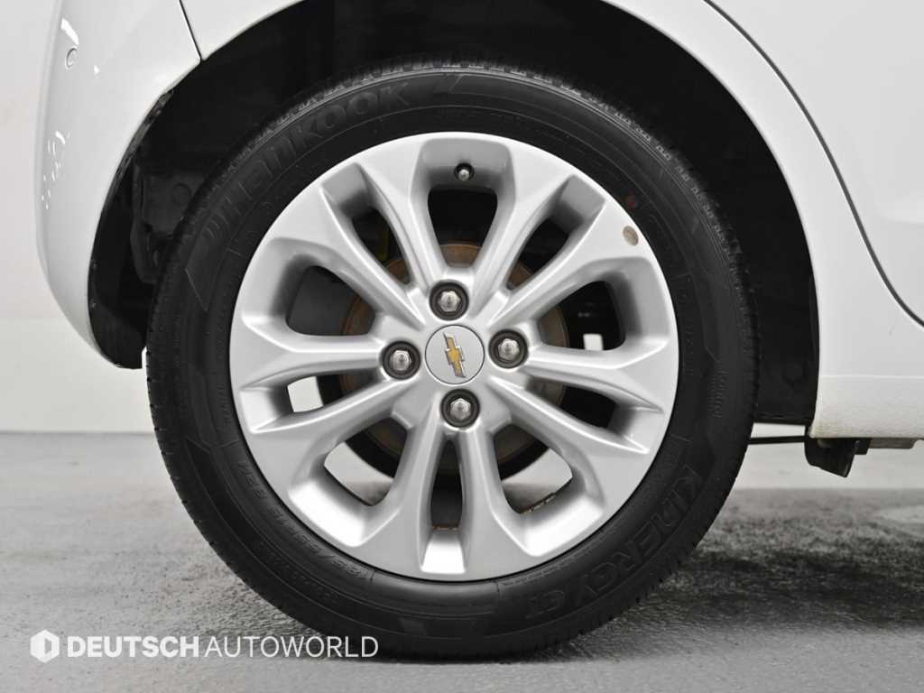 CHEVROLET Spark — photo 05