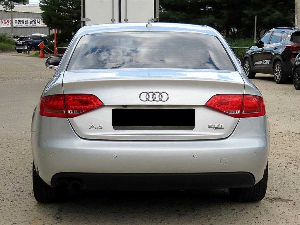 Audi A4 — photo 04