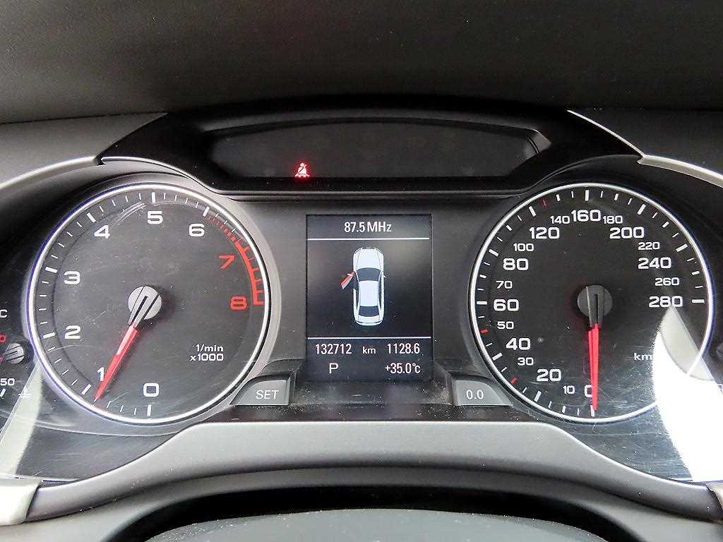 Audi A4 — photo 09