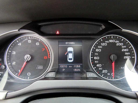 Audi A4 — photo 09