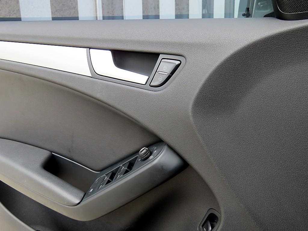 Audi A4 — photo 11