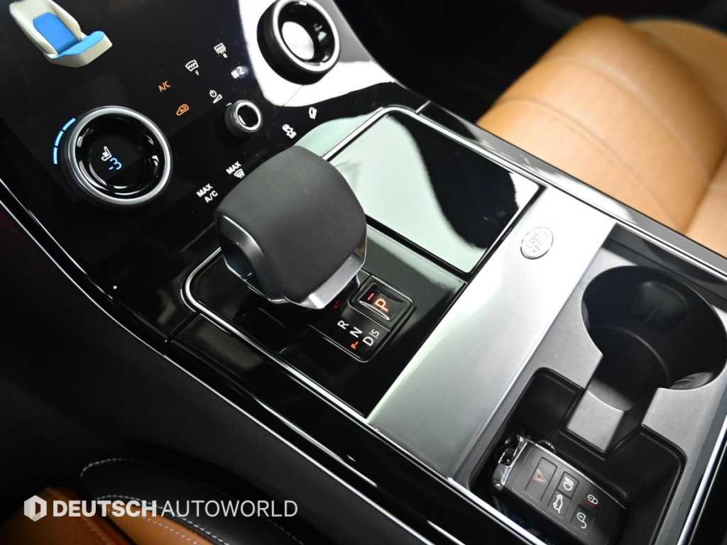 Land Rover Range Rover Velar — photo 09