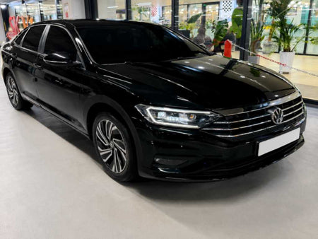 Volkswagen Jetta — photo 01