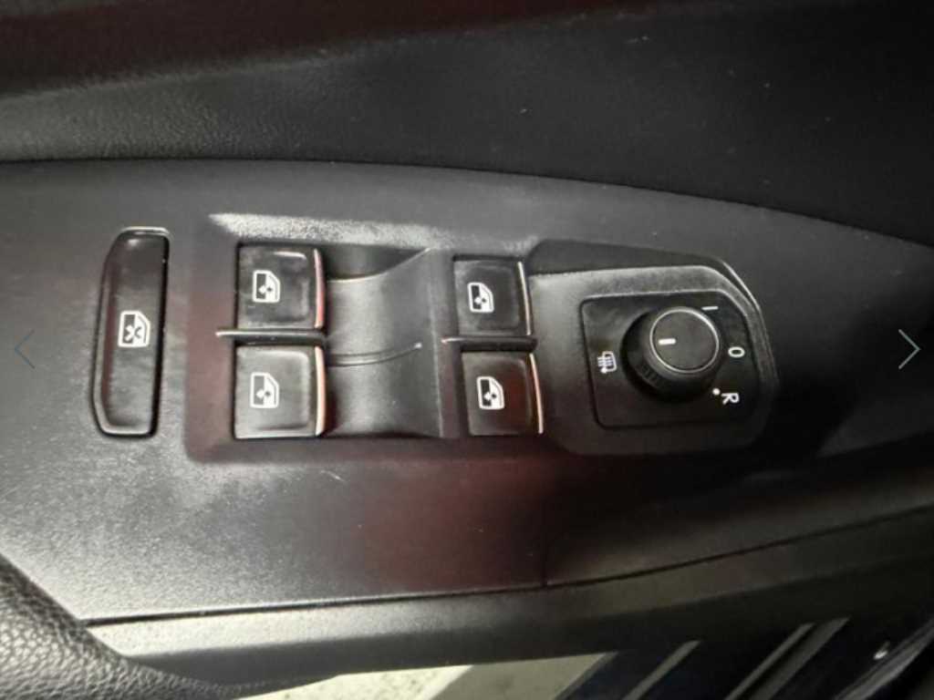 Volkswagen Jetta — photo 12