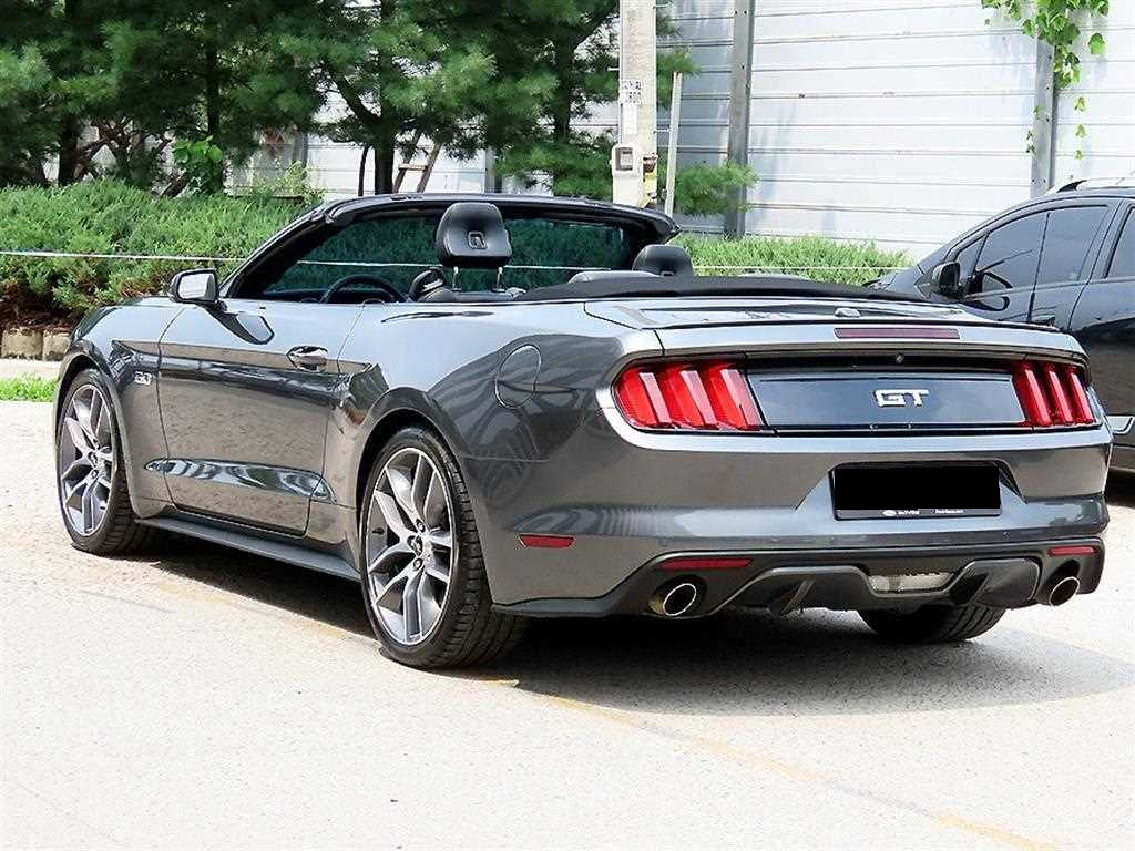 Ford Mustang — photo 07