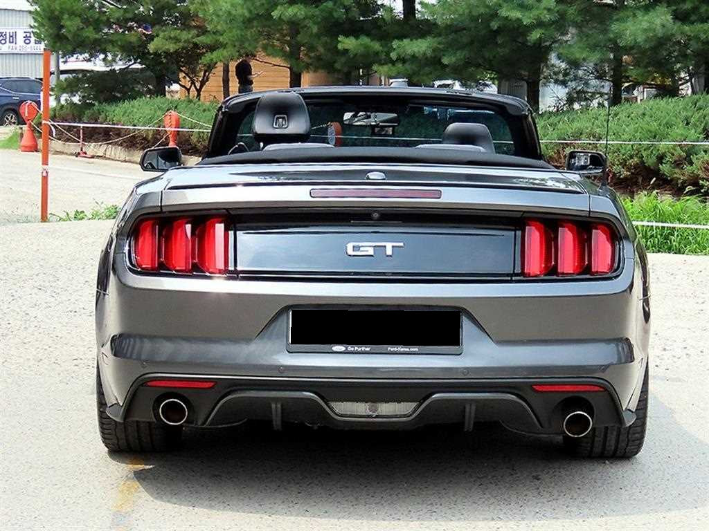 Ford Mustang — photo 08