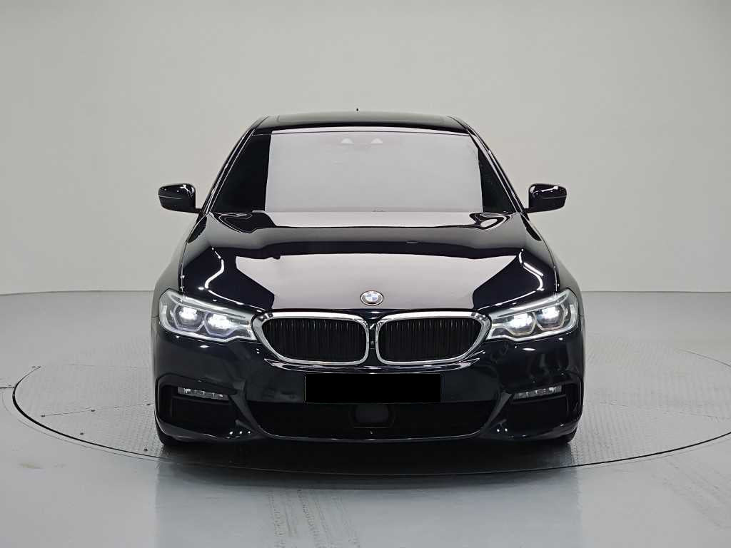 BMW 5-Series — photo 02