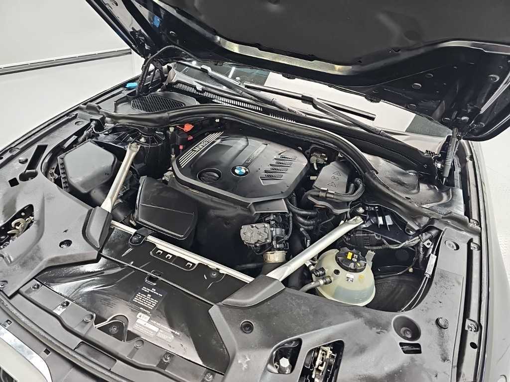 BMW 5-Series — photo 05