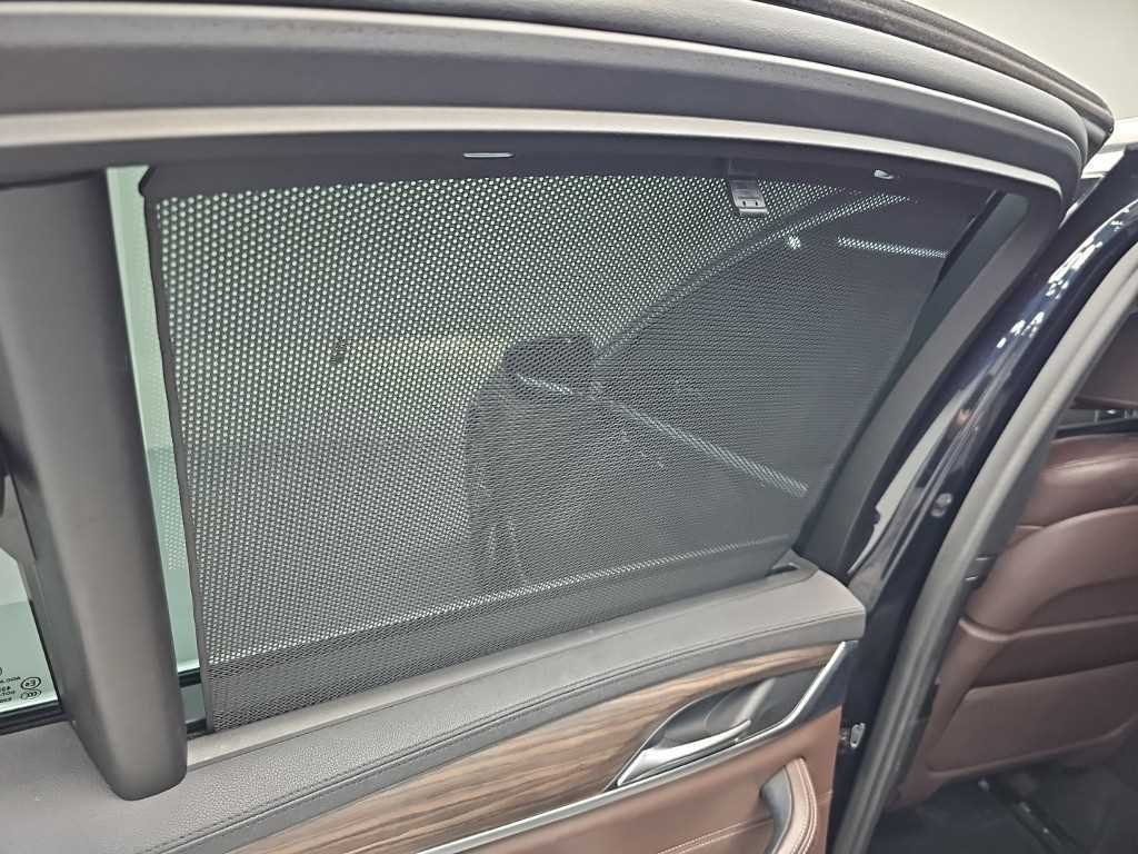 BMW 5-Series — photo 13